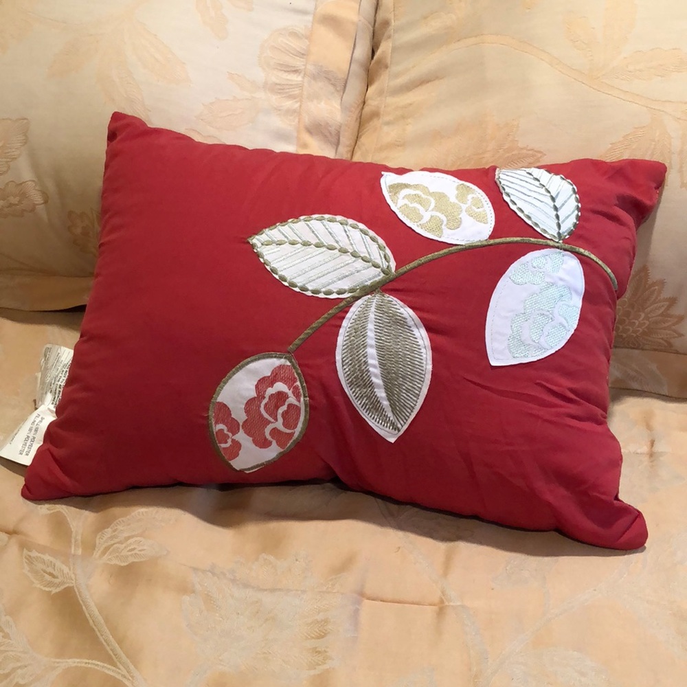 Throw Pillow-with leaf appliqués design